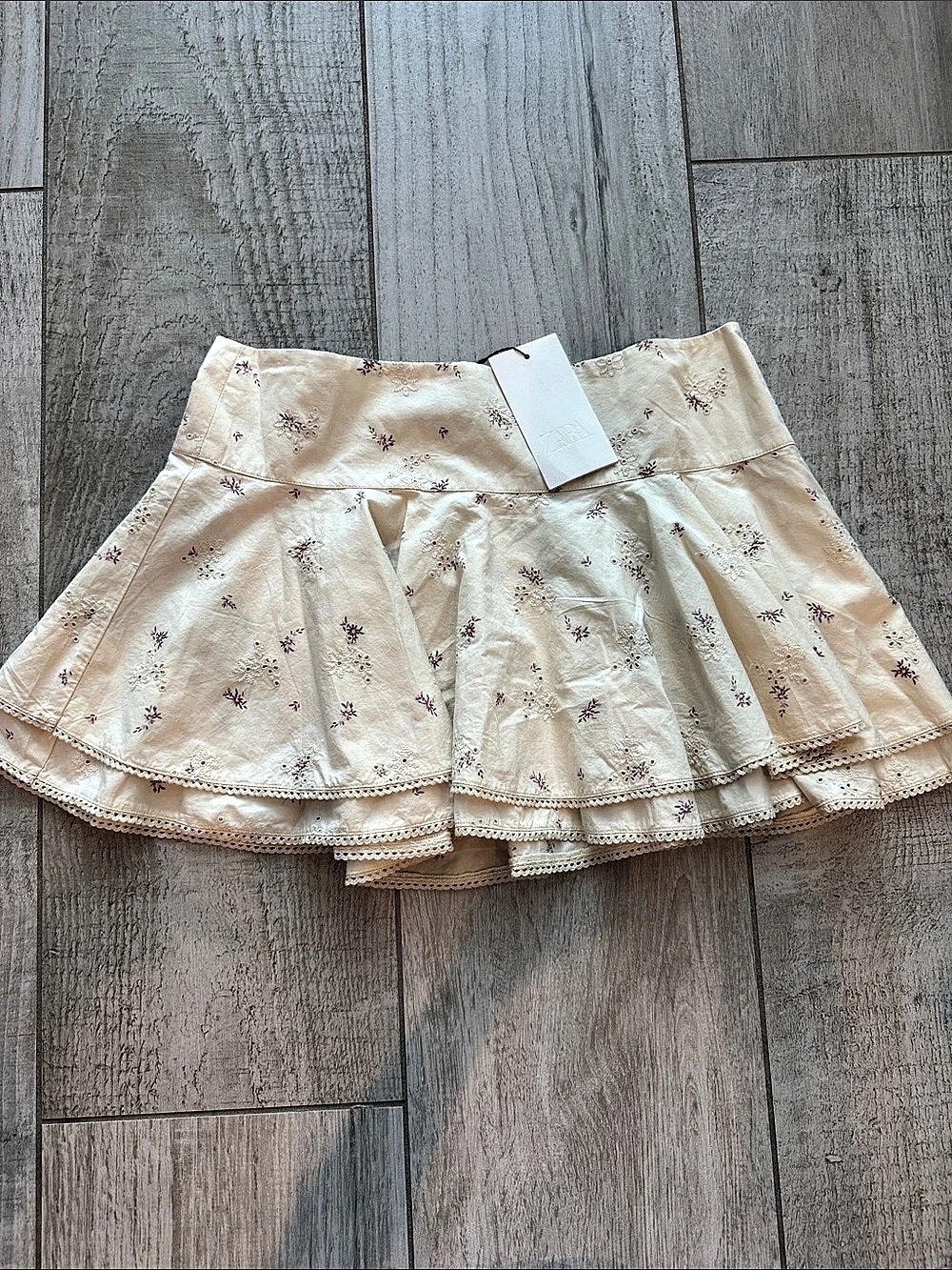 ZARA Floral Embroidered Beaded Mini Skirt Cream & Pink L